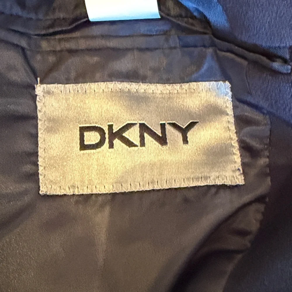 DKNY Deep Blue Navy Single Breast Sport Coat Blazer Jacket Medium